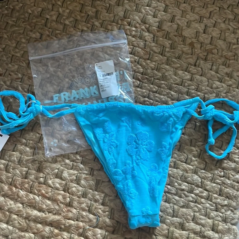 FRANKIES BIKINIS ❤️‍🔥 TIA TERRY CLOTH HIBISCUS BOTTOM NWT
